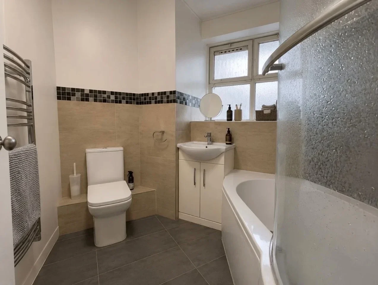 Room Newburn Street in Greater London