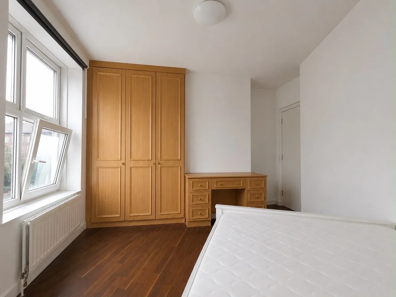 Room Newburn Street in Greater London