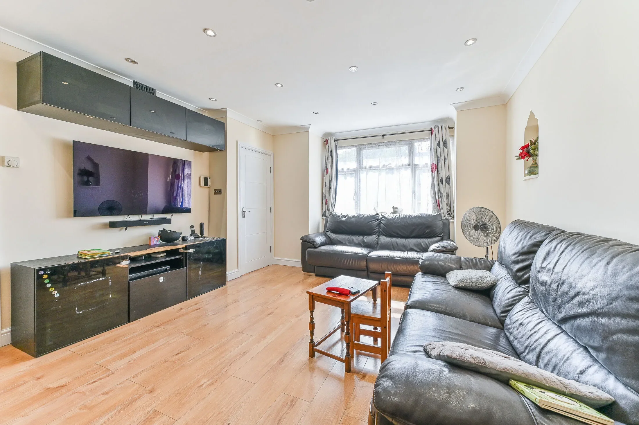 House Brinkley Road in Greater London