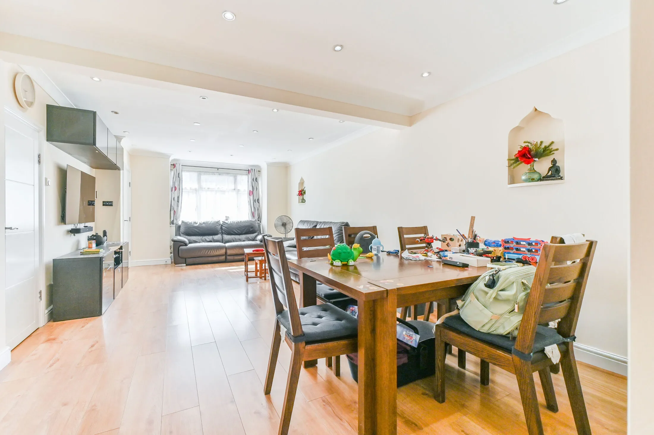 House Brinkley Road in Greater London