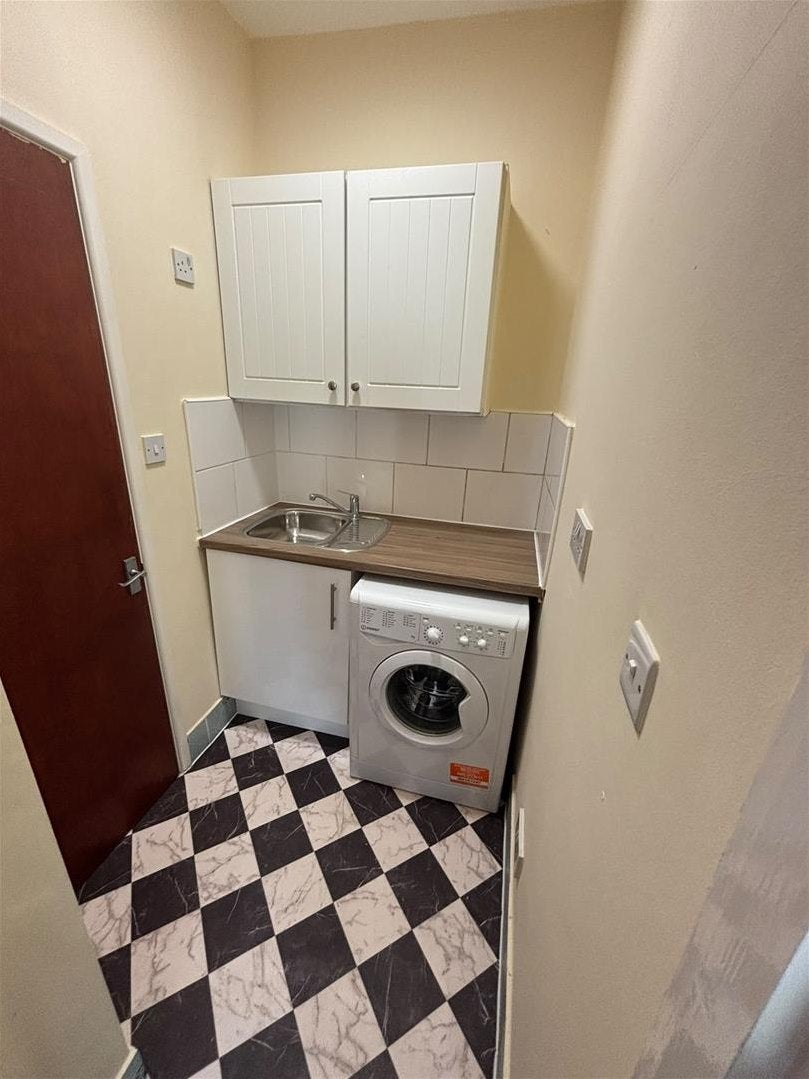 Flat South Road in Greater London