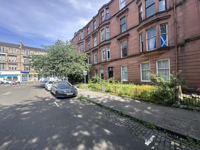 Room Cathcart Road in Glasgow