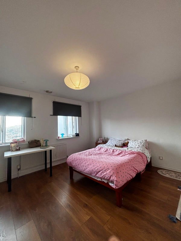 Room Island Row in Greater London