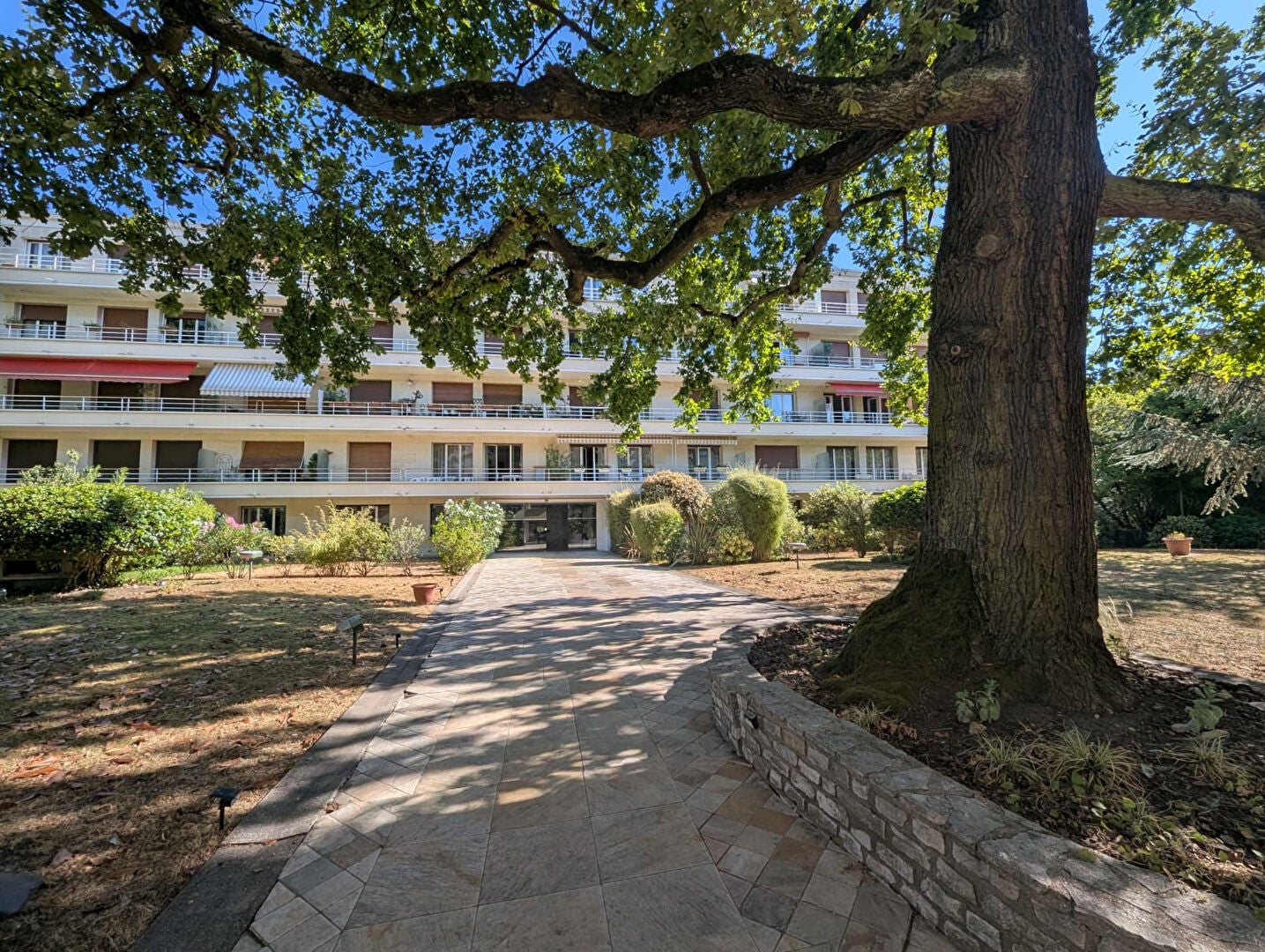 Flat Avenue Foch in Fontenay-sous-Bois