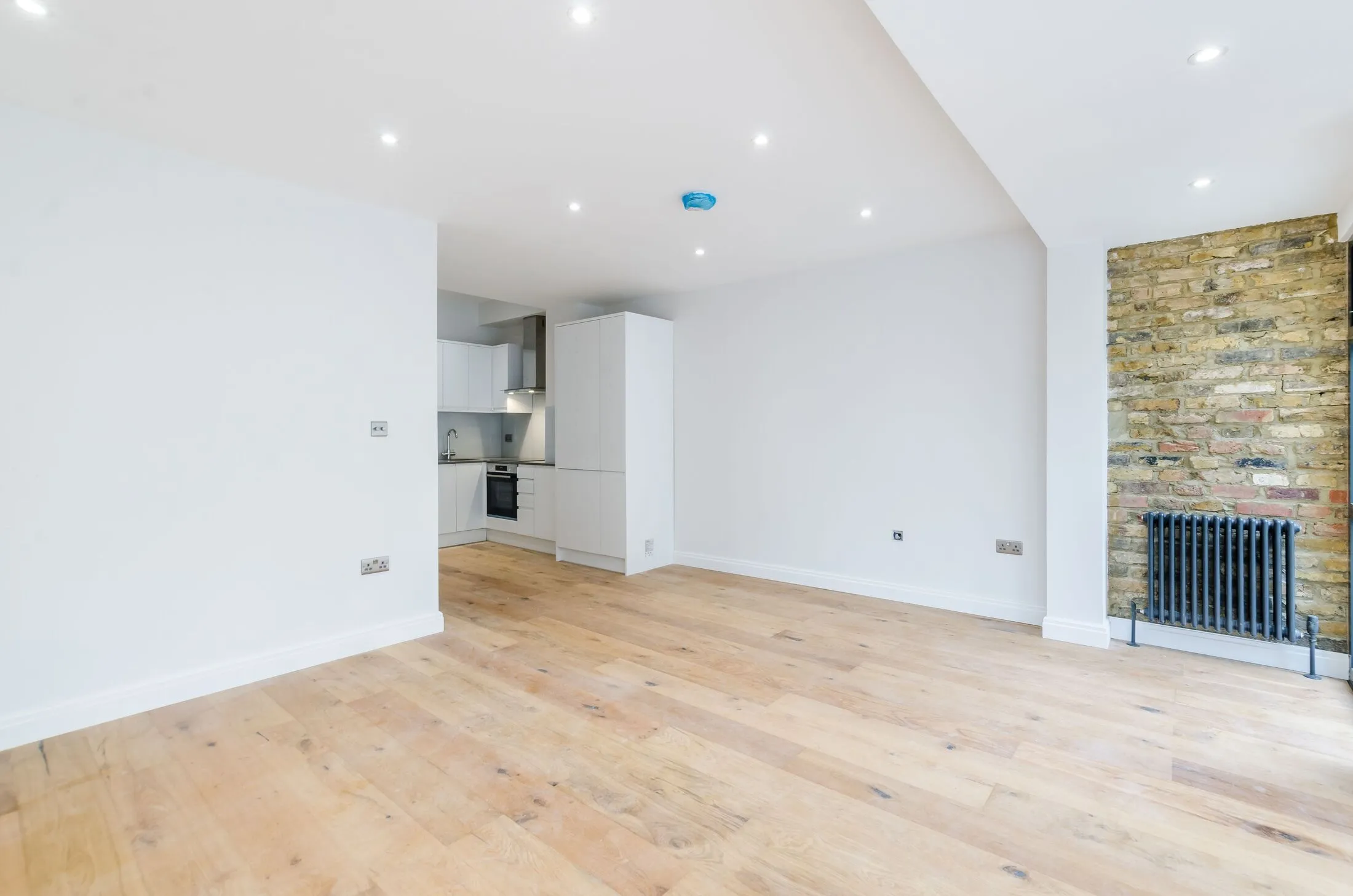 Flat Rush Hill Mews in Greater London