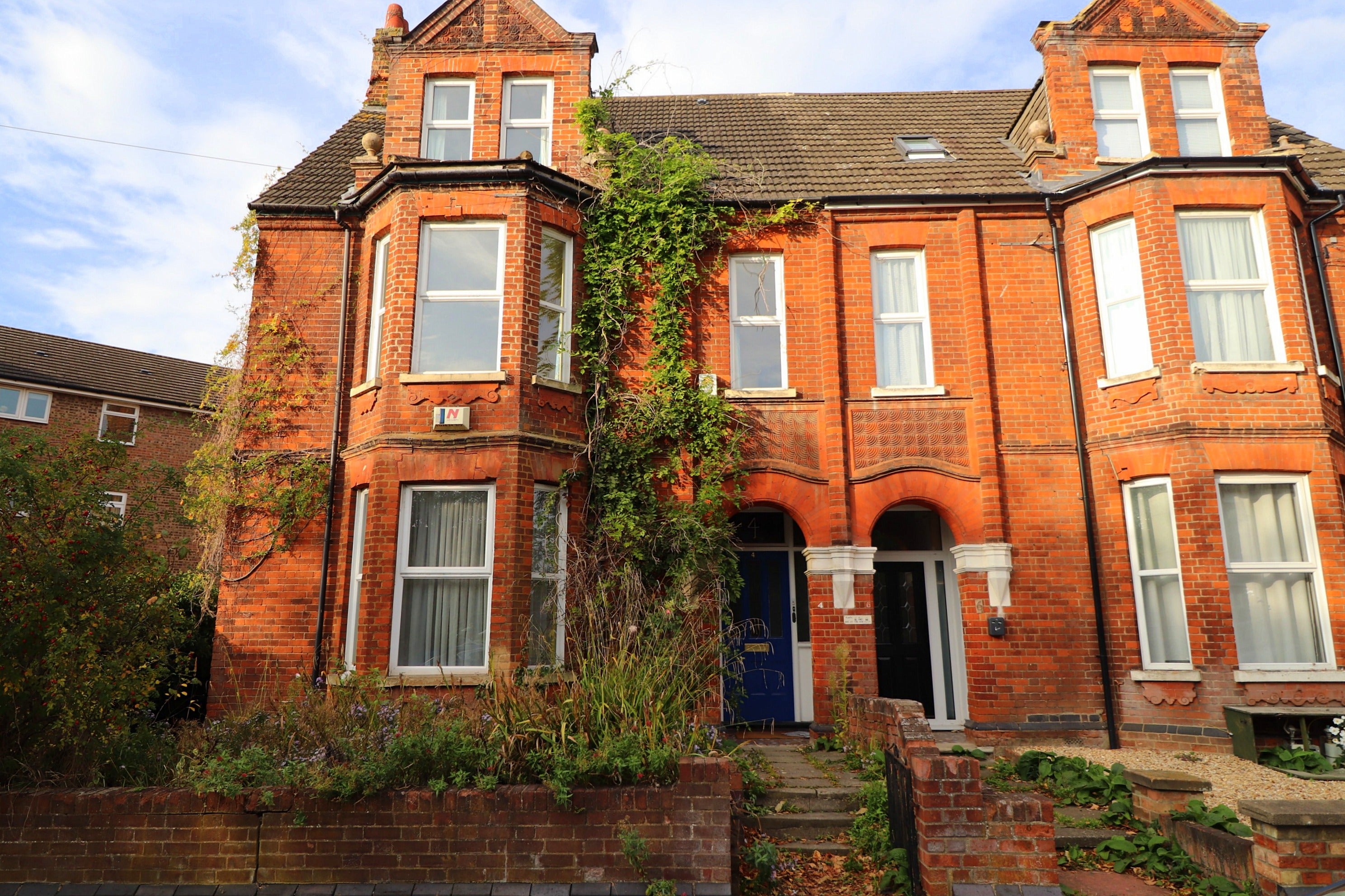 Room St Michaels Road in Bedford