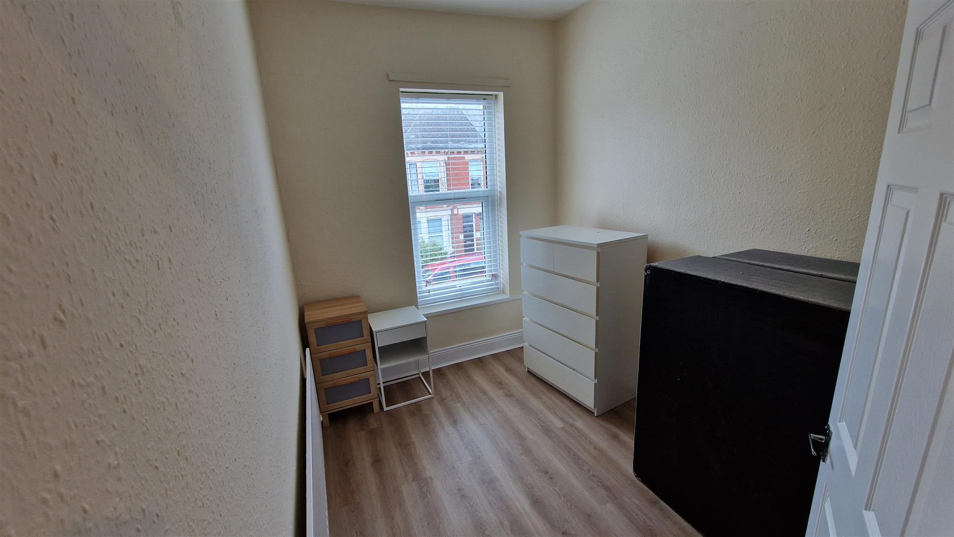 Flat Warton Terrace in Newcastle upon Tyne