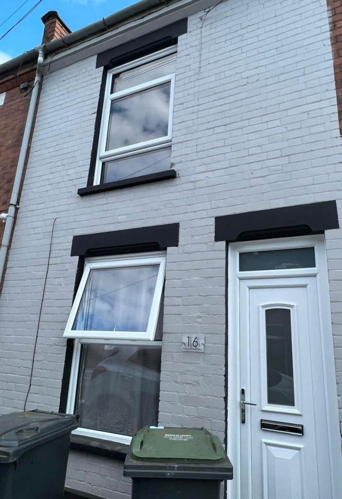 Room Lansdowne Road in Luton
