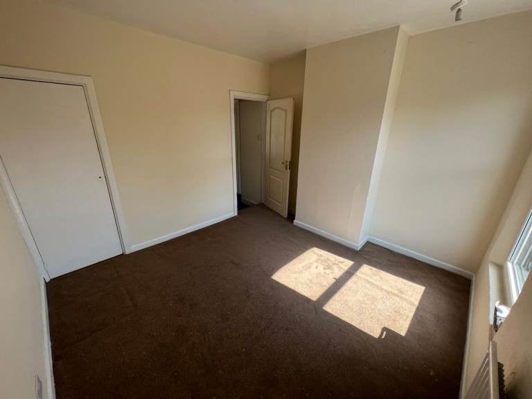 Room Lansdowne Road in Luton