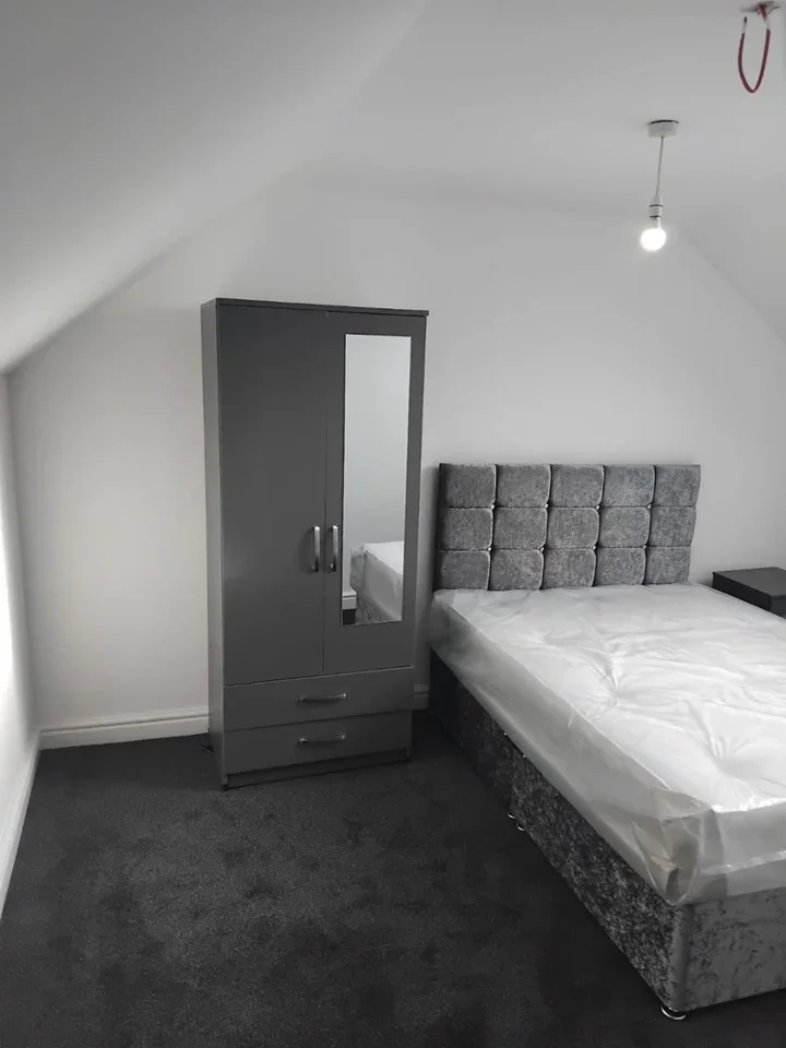 Room Mayfield Street in Hull