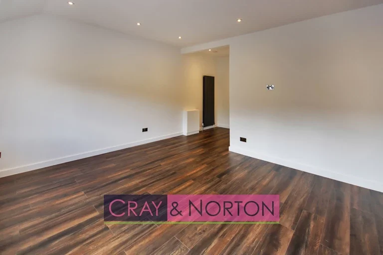 Flat Lower Addiscombe Road in London