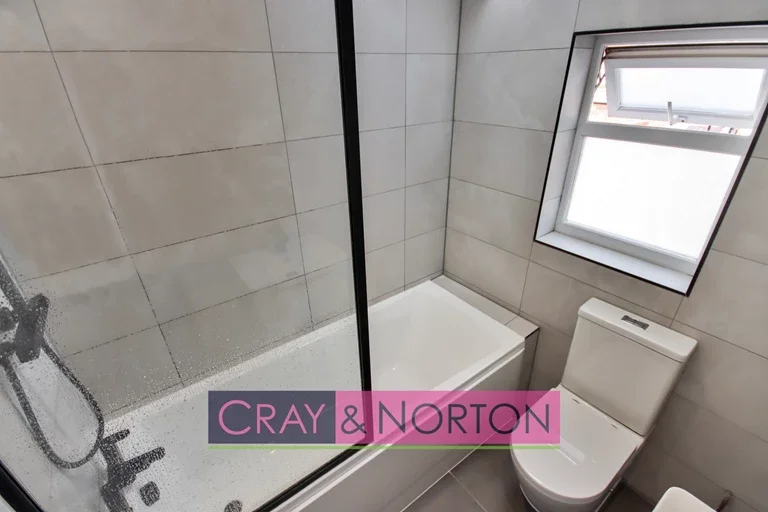 Flat Lower Addiscombe Road in London