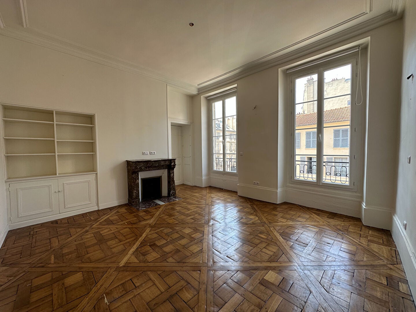 Flat Rue de Satory in Versailles