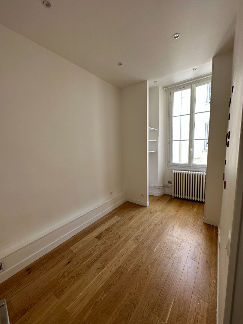Flat Rue de Satory in Versailles