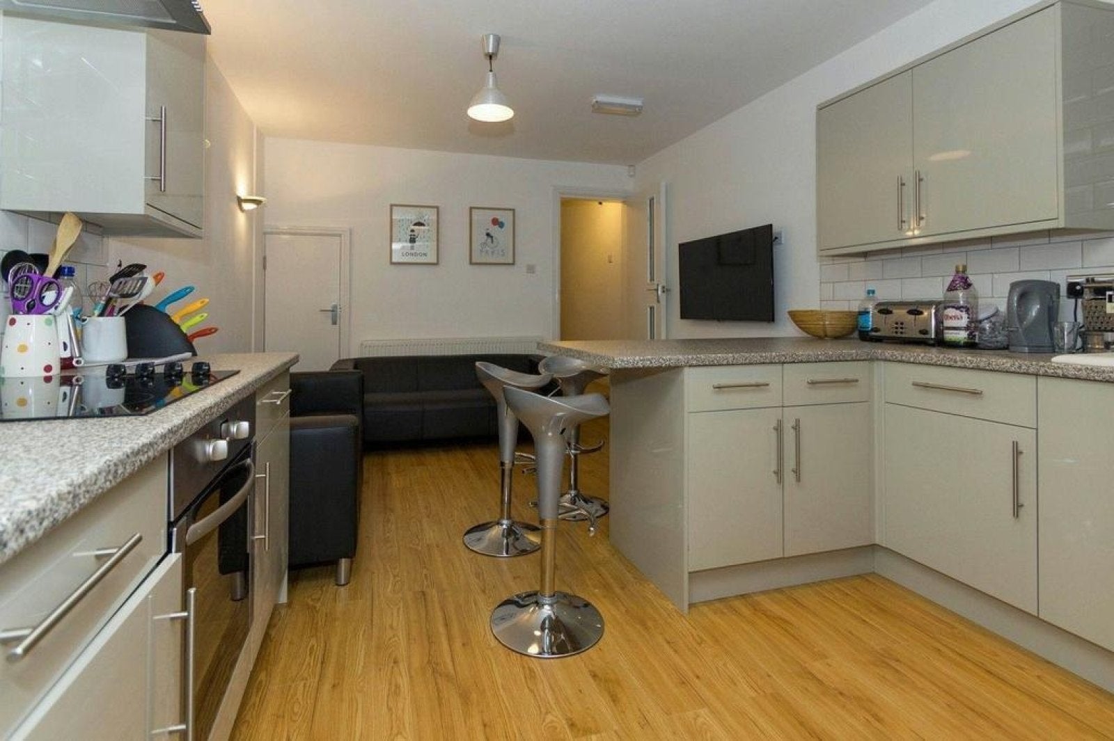 Room Dawlish Road in Birmingham