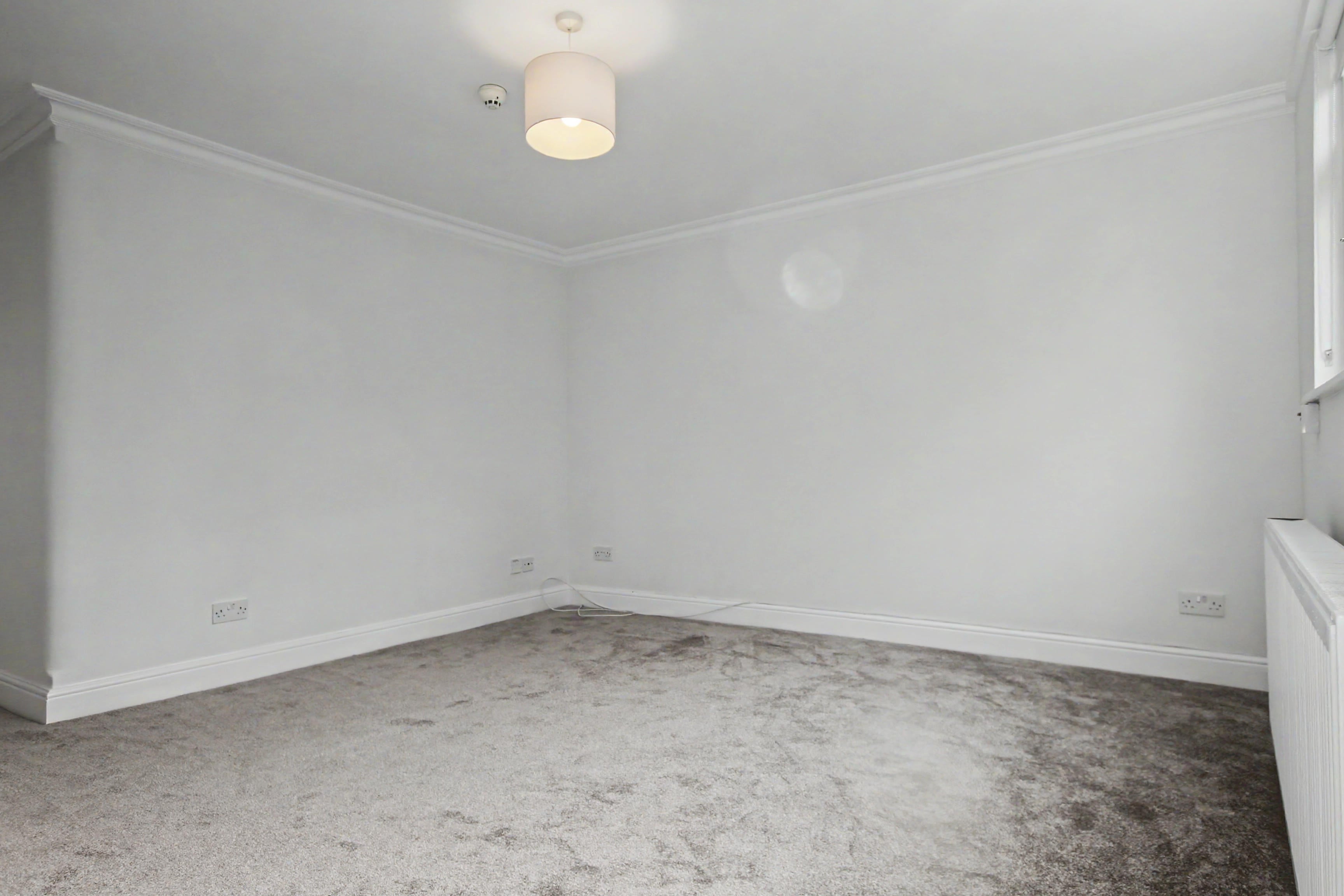 Flat Russells Crescent in Reigate and Banstead