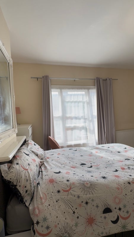 Room Grove Road in Nuneaton and Bedworth