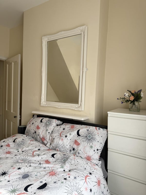 Room Grove Road in Nuneaton and Bedworth