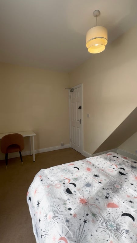 Room Grove Road in Nuneaton and Bedworth