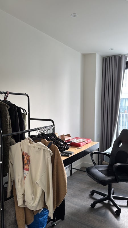 Room Montfichet Road in Greater London