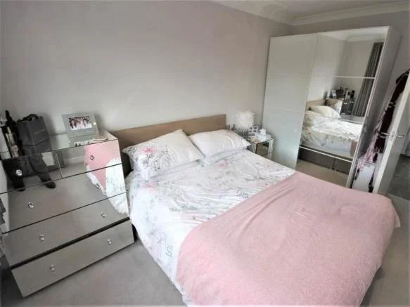 Flat Addison Road in Greater London