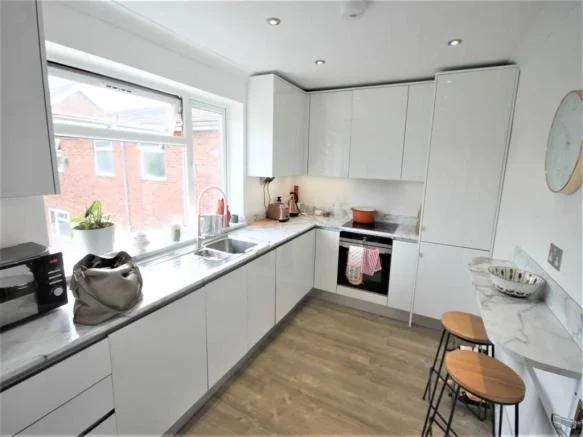 Flat Addison Road in Greater London
