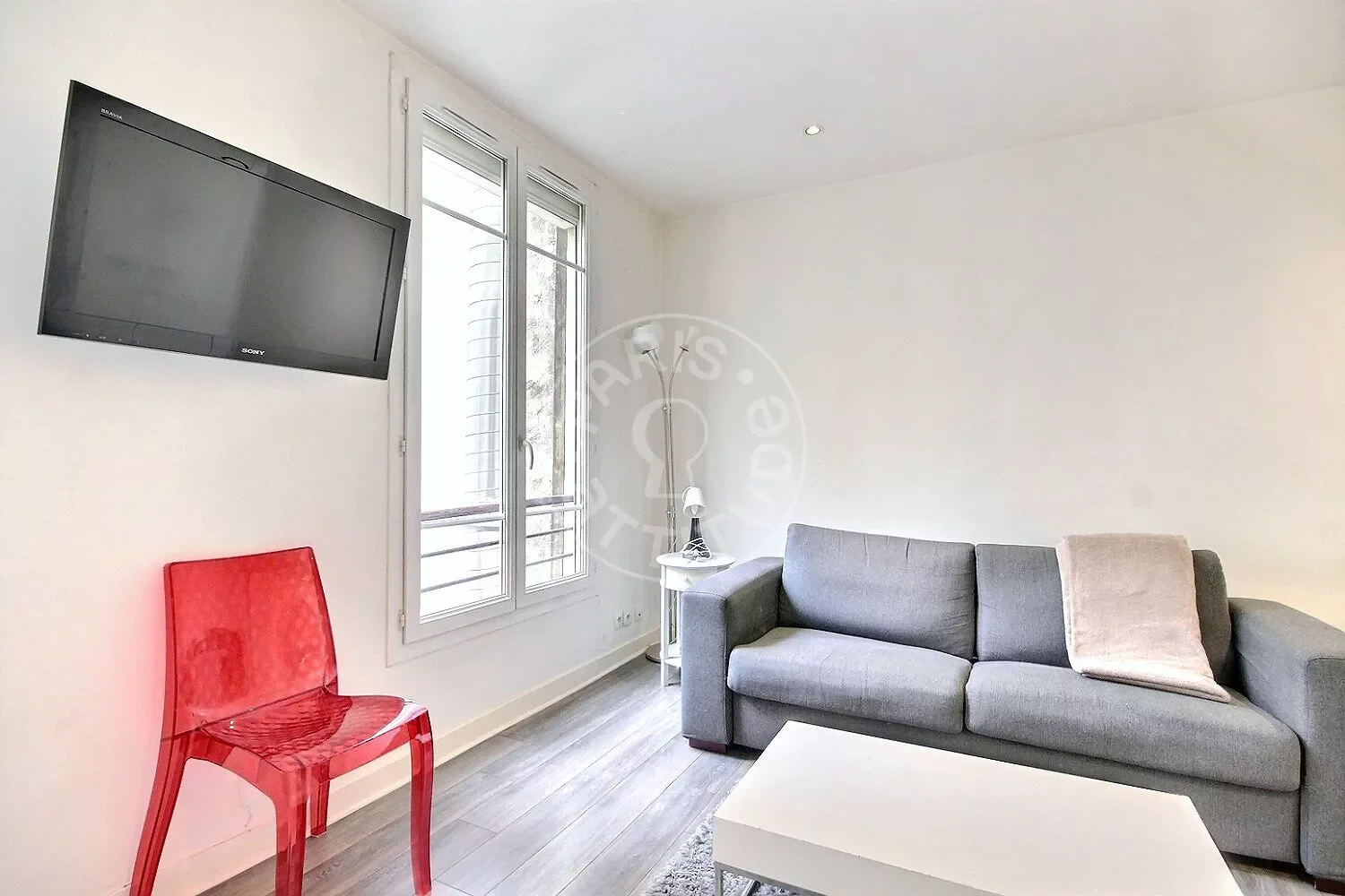 Flat Rue Godot-de-Mauroy in Paris