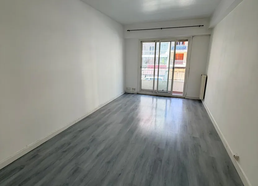 Flat Boulevard de la Madeleine in Nice