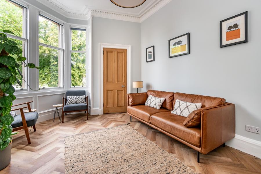 Flat Comely Bank Road in City of Edinburgh