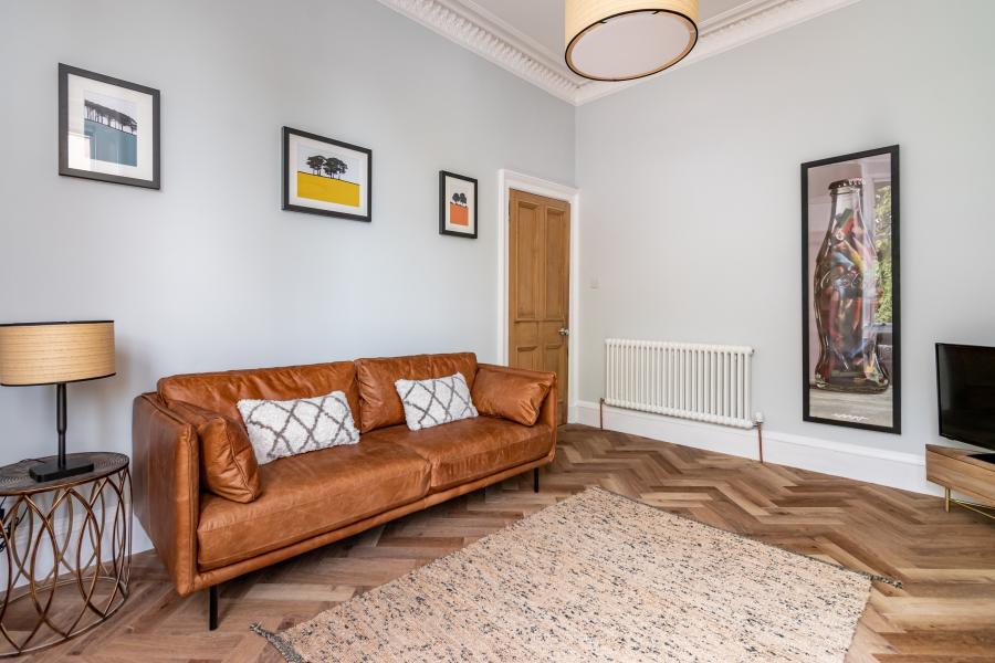 Flat Comely Bank Road in City of Edinburgh