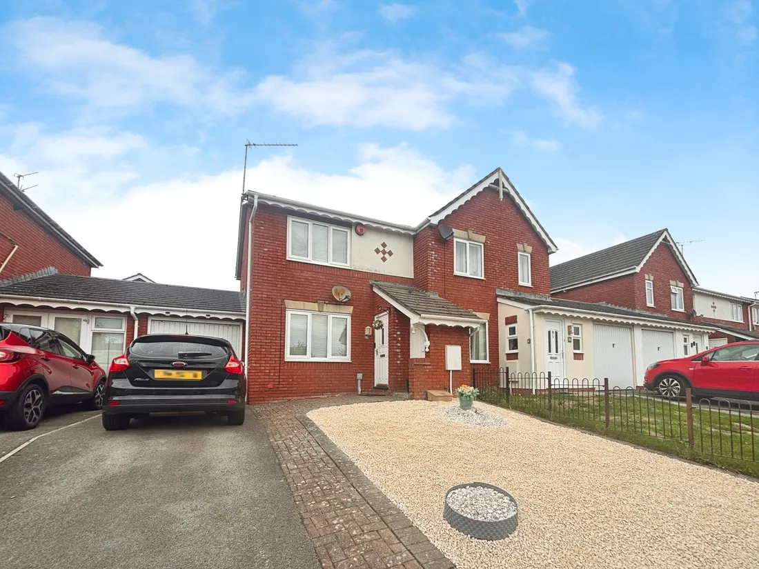 House Rhodfa Sweldon in Barry