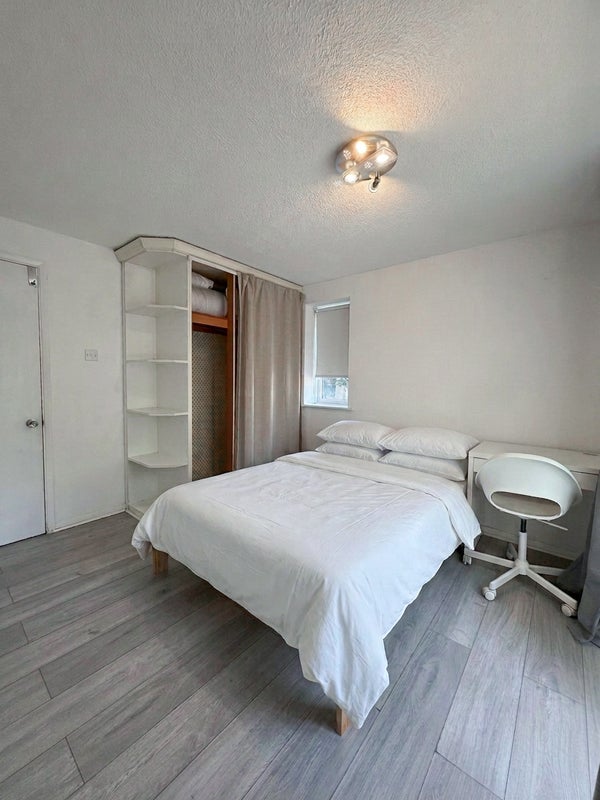 Room Stoneyard Lane in Greater London
