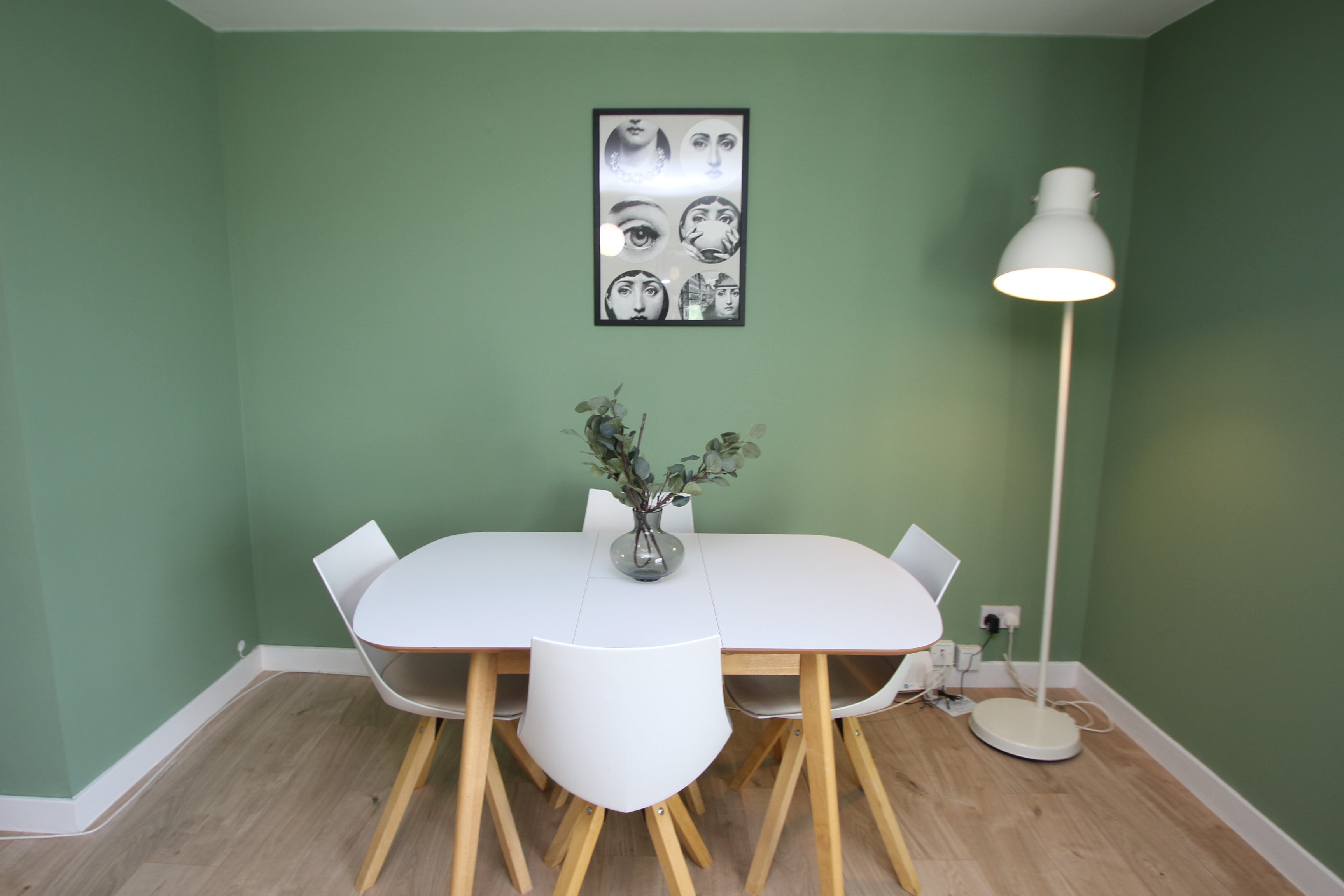 Flat Alexander Crescent in Glasgow