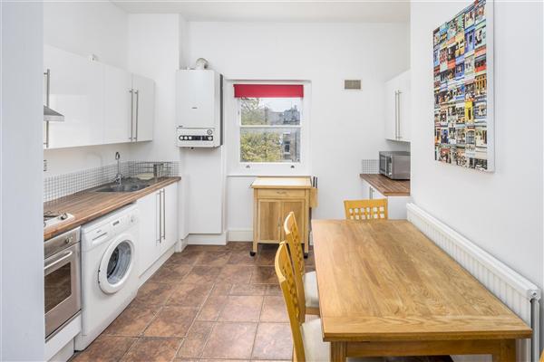 Flat Highbury Grove in Greater London