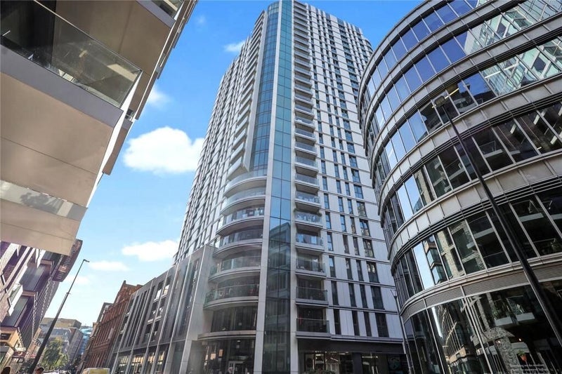 Room Alie Street in Greater London