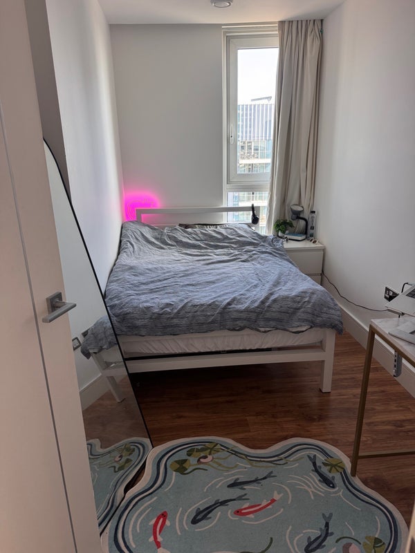 Room Alie Street in Greater London