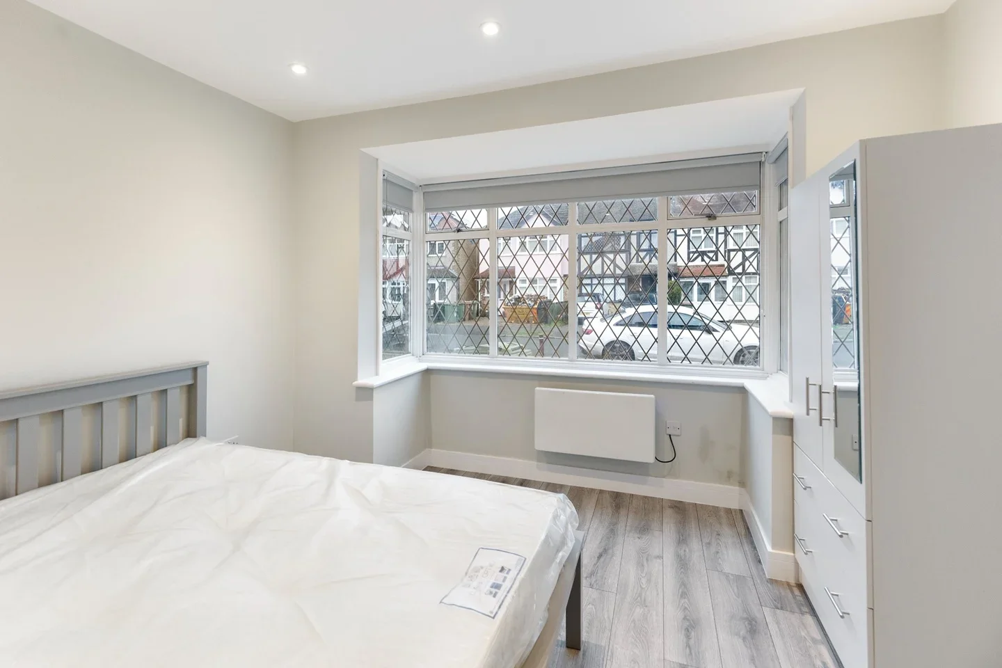 Flat Chatsworth Road in Greater London