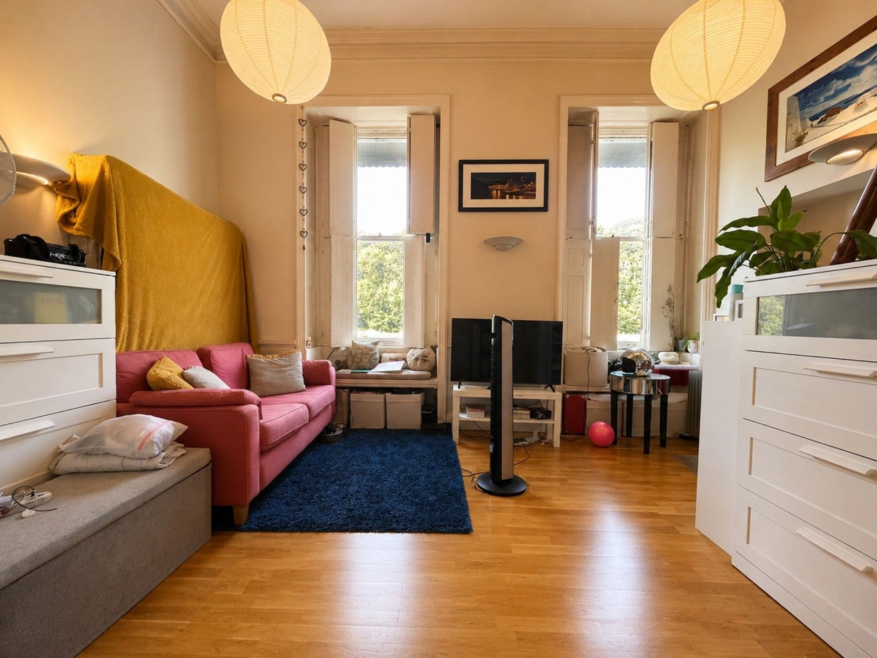 Flat Hotwell Road in Bristol