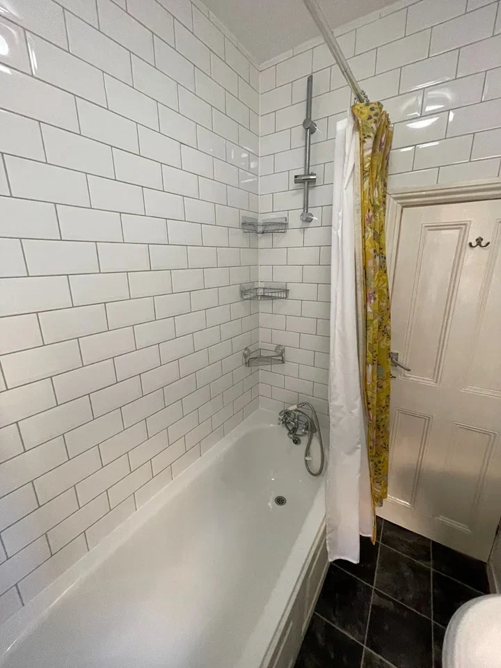 Flat Hackford Road in Greater London