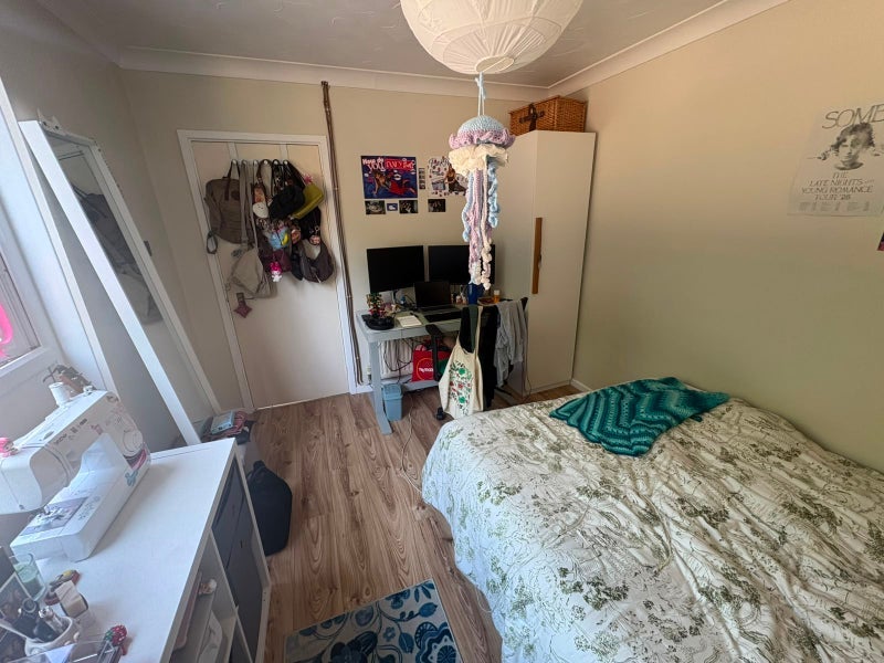 Room Birch Road in Cardiff
