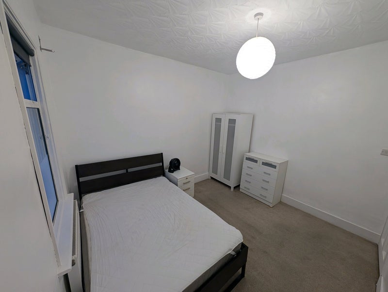 Room Strone Road in Greater London