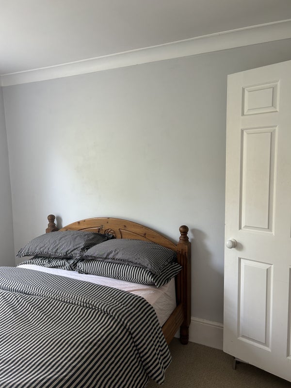 Room Hopton Road in Greater London