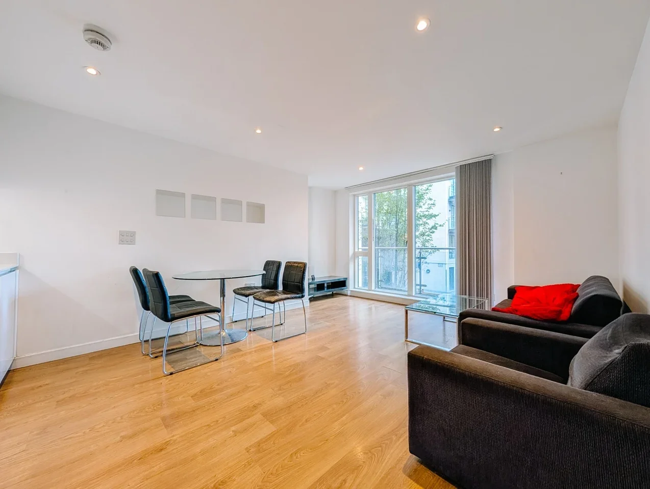 Flat Voysey Square in Greater London