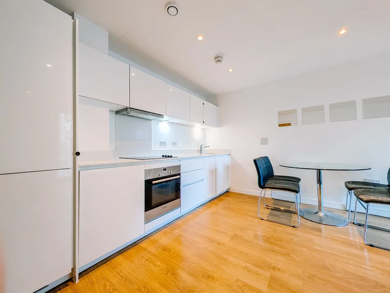 Flat Voysey Square in Greater London