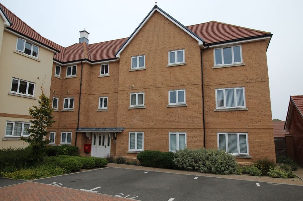 Flat Kensington Way in Wealden