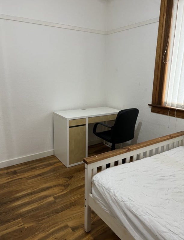 Flat Parkhead Place in City of Edinburgh