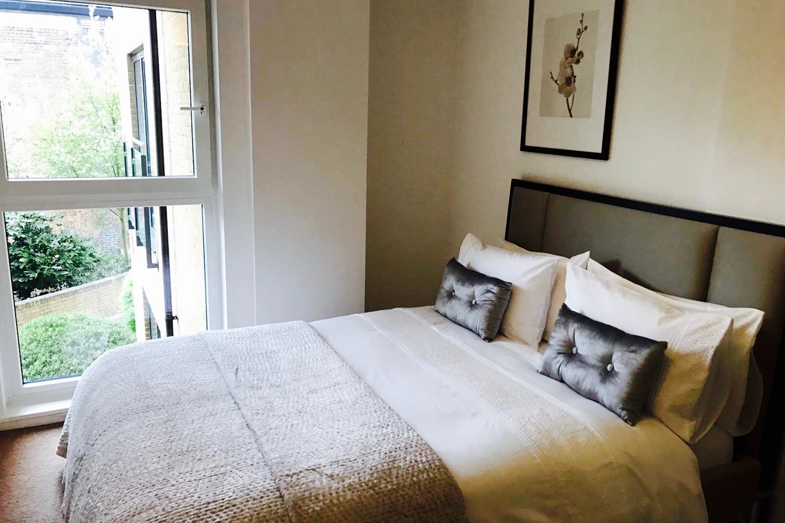 Flat Forge Square in Greater London