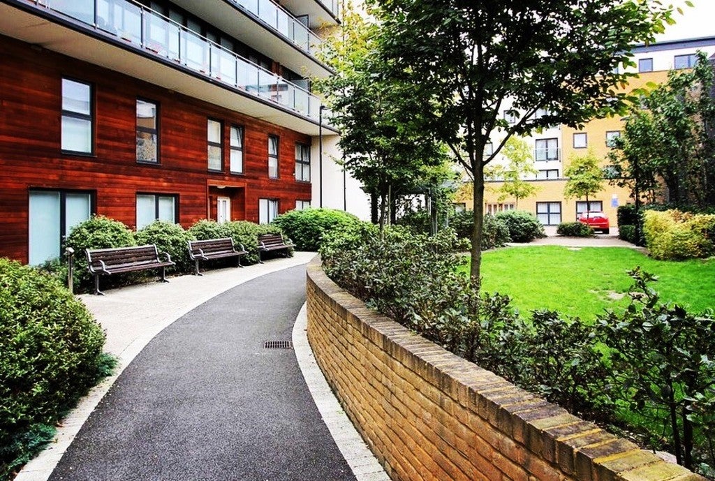 Flat Forge Square in Greater London