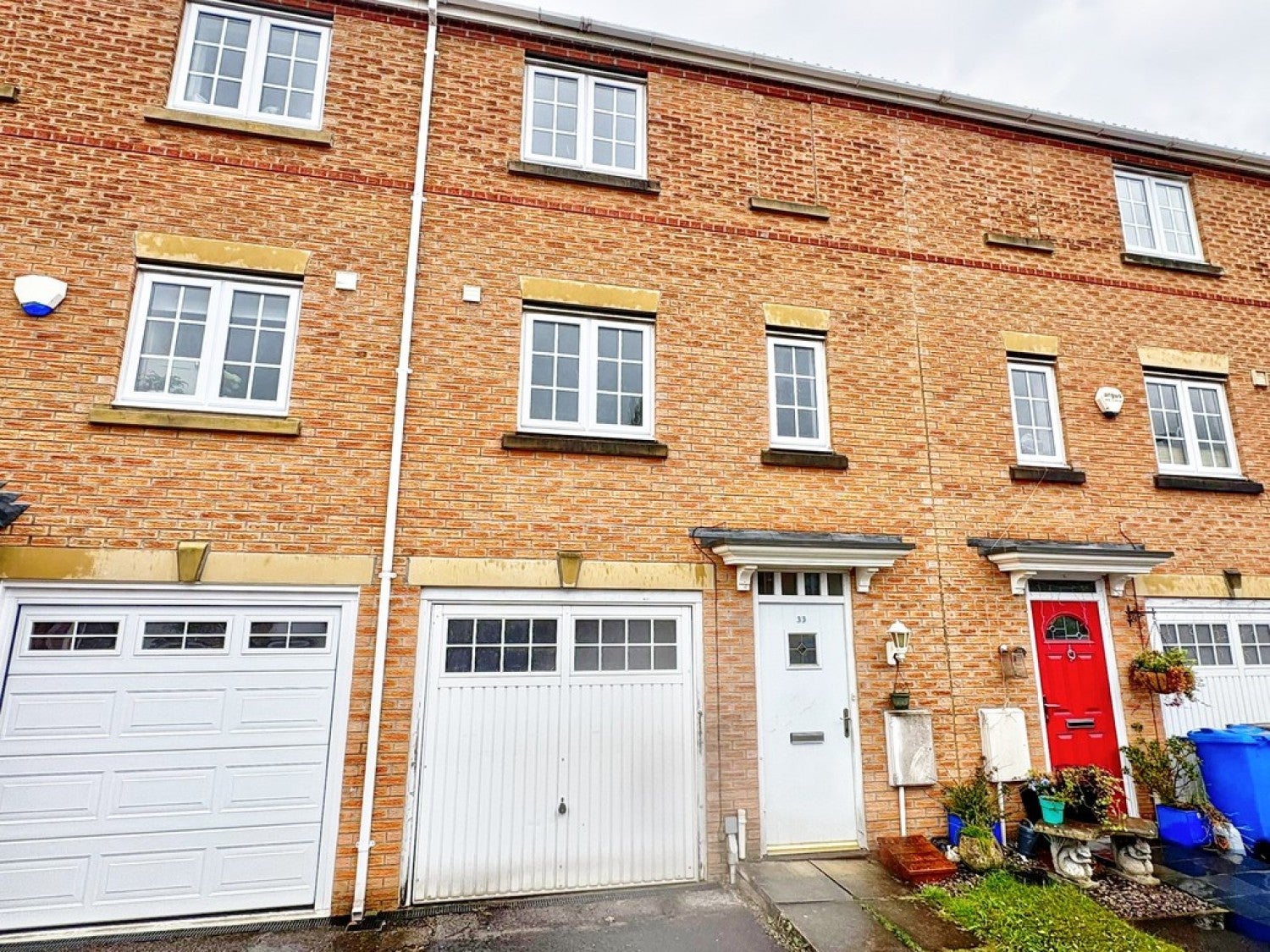 House Parkedge Close in Wigan