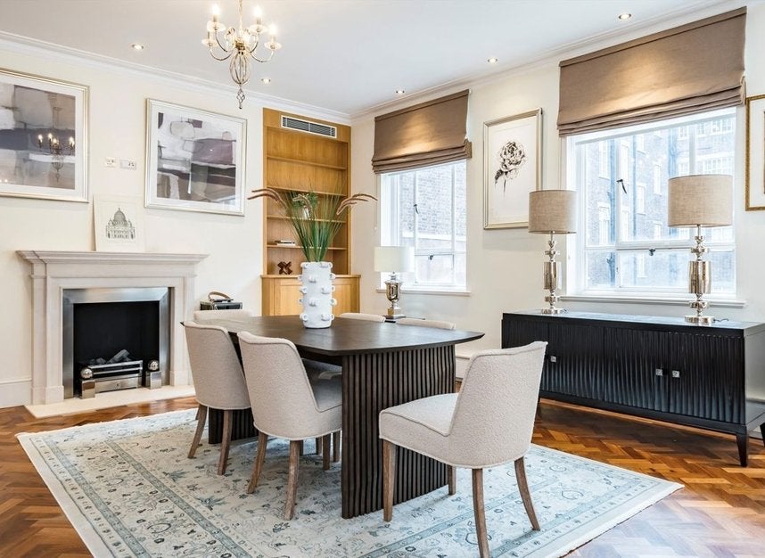 Flat Grosvenor Square in City of Westminster